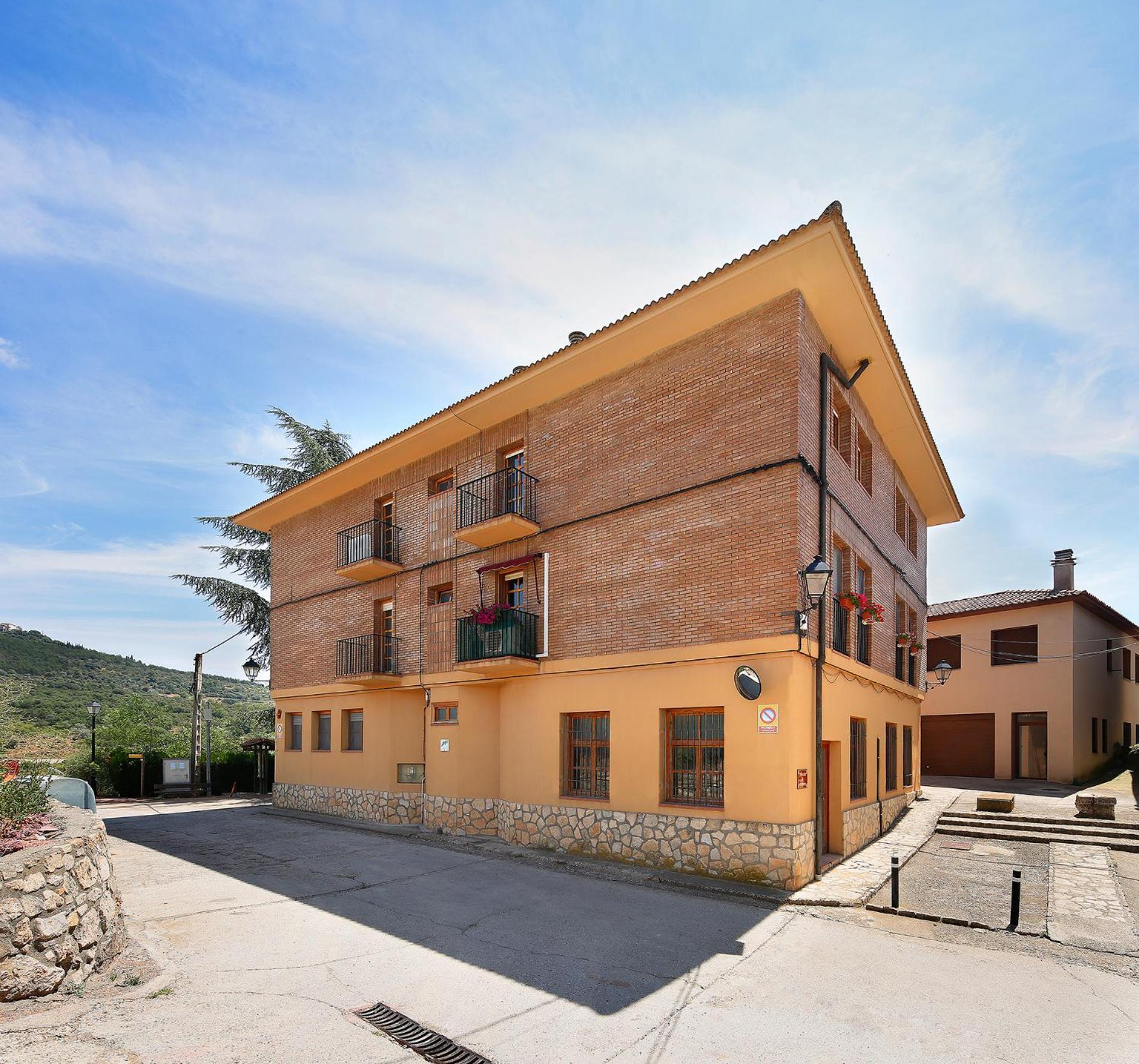 Albergue Sierra De Arbe Naval Exteriör bild